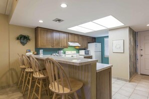 Appart'hôtel, 2 chambres | Cuisine privée