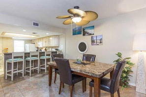 Condo, 2 Bedrooms | Dining