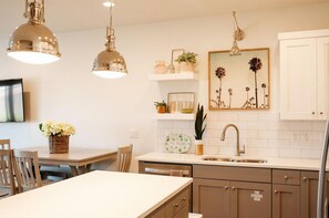 Townhome, 4 Bedrooms | Private kitchen