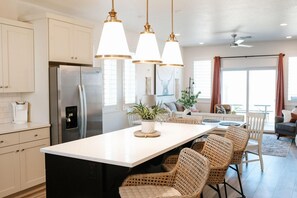 House, 3 Bedrooms | Private kitchen