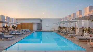 Seasonal outdoor pool