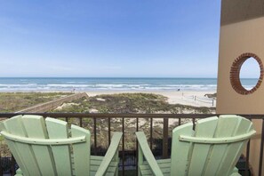 Condo, 3 habitaciones | Balcón