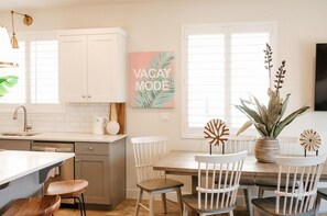Dining - Paradise Place by Freedom Vacation Rentals (Washington)