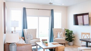 Townhome, 4 Bedrooms | Ruang tamu