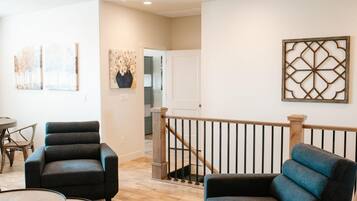 Townhome, 4 Bedrooms | Living room