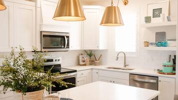 Townhome, 3 Bedrooms | Private kitchen