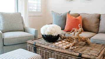 Townhome, 3 Bedrooms | Living room