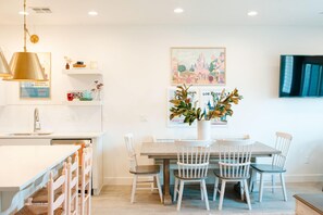 Maison mitoyenne, 4 chambres | Restauration