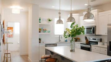 Townhome, 3 Bedrooms | Private kitchen