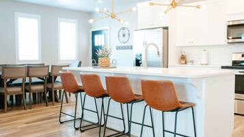 Condo, 2 Bedrooms | Private kitchen