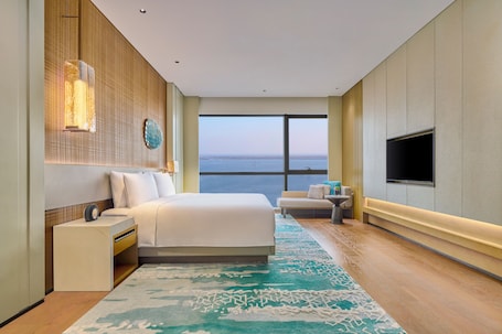 Ambassador Suite | 1 bedroom, free WiFi, bed sheets