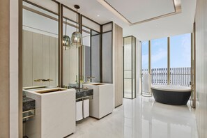SuĂte elite (Hu) | Banheiro | Produtos de toalete grĂĄtis, secador de cabelo, roupĂ”es de banho