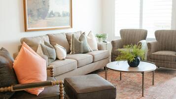 Condo, 2 Bedrooms | Living room