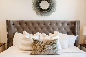 Condo, 2 Bedrooms