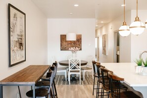 Condo, 2 Bedrooms | Dining
