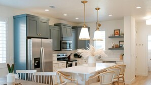 Private kitchen - Desert Getaway by Freedom Vacation Rentals (Washington)