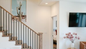 Living room - Desert Getaway by Freedom Vacation Rentals (Washington)