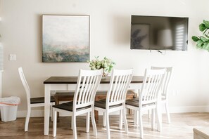 Townhome, 4 Bedrooms | Dining