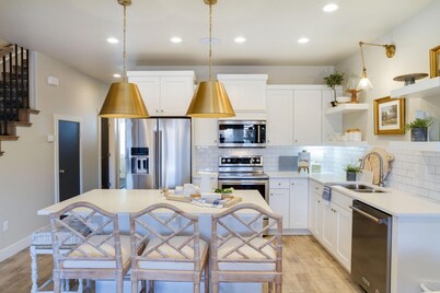 Pool Side Villa by Freedom Vacation Rentals