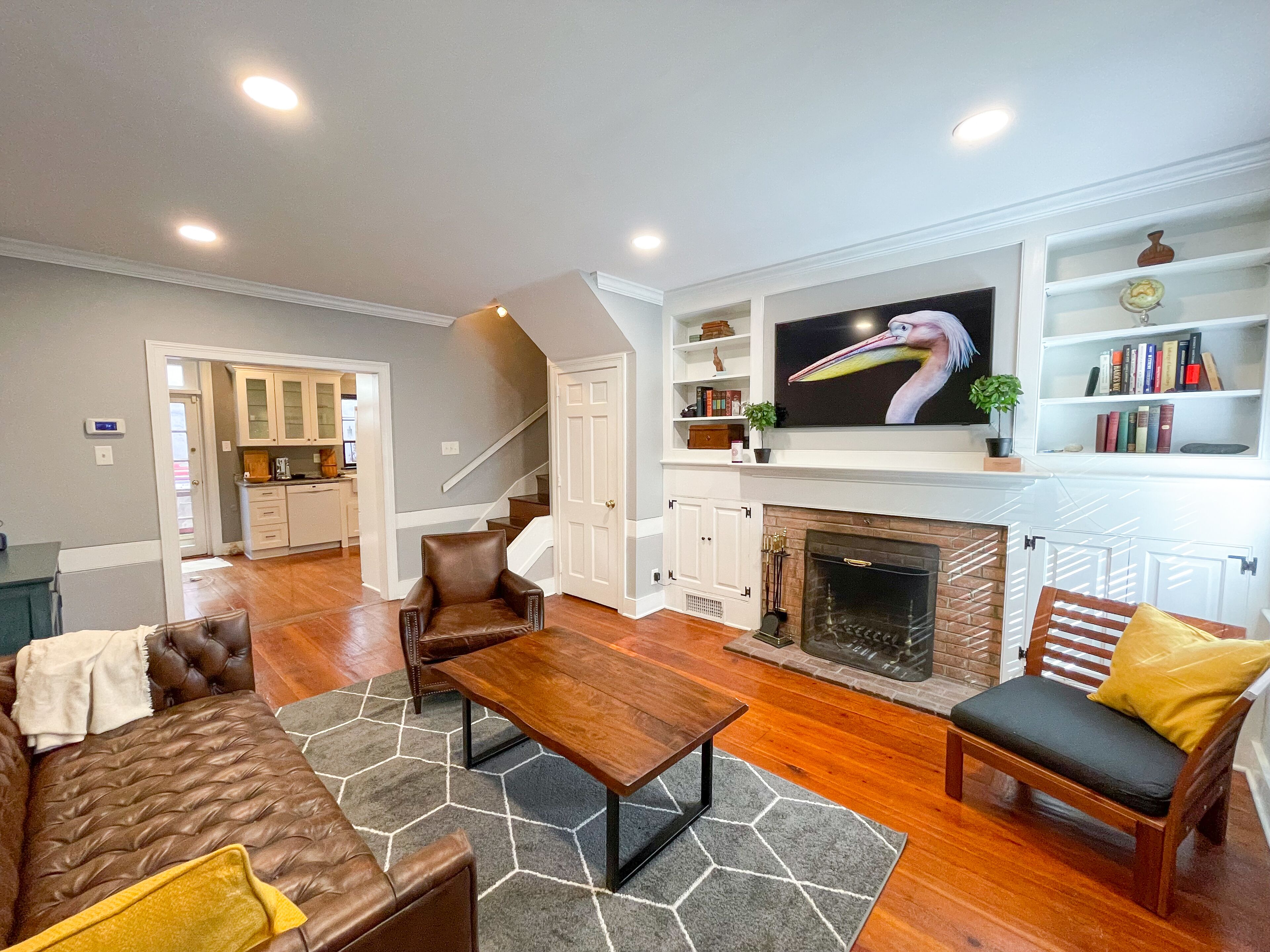 Smart TV, fireplace, offices, printers