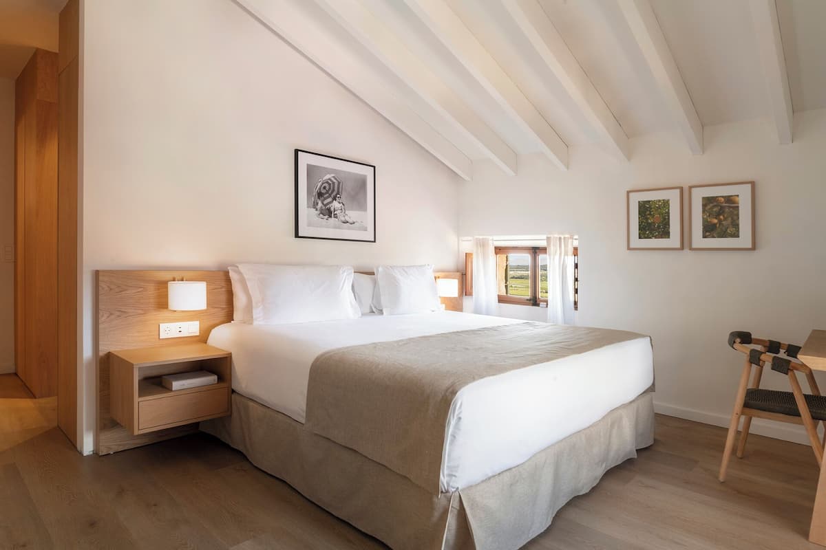 Egyptian cotton sheets, premium bedding, down duvets, memory-foam beds