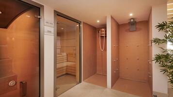 Salas para tratamentos a dois, sauna seca, sauna a vapor