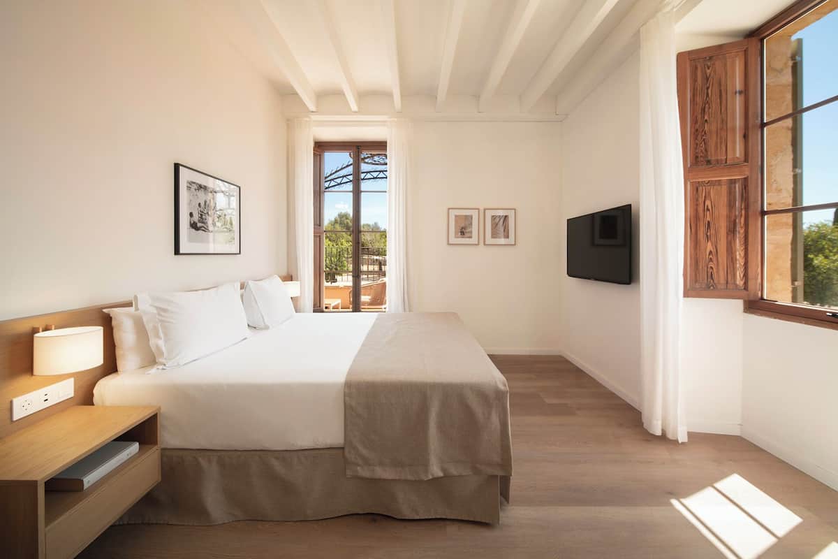 Egyptian cotton sheets, premium bedding, down duvets, memory-foam beds