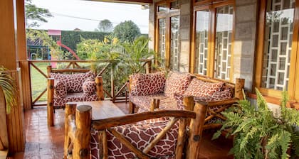 United Nations Bluezone Stunning, Spacious Cottage
