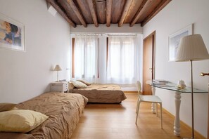 Room - Lion's 3 (Venice)