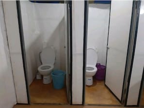 Douche, serviettes fournies