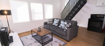 Cozy Chalet in Ocean Shores located within steps from the beach