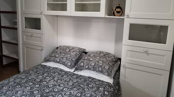 1 chambre, fer et planche Ă repasser, Wi-Fi, draps fournis