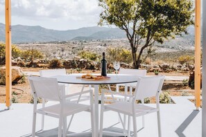 Deluxe Suite | Terrace/patio - Xerolithos Natural Living (Naxos)