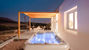 Superior Villa, Hot Tub | Balcony