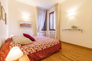 1 bedroom, iron/ironing board, WiFi, bed sheets - Ca' Jole San Marco Apartment M02704210223 (Venezia)