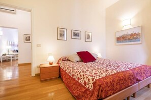 1 chambre, fer et planche Ă repasser, Wi-Fi, draps fournis