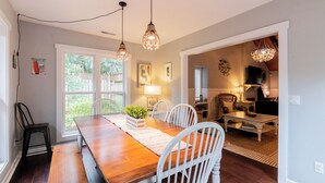 Dining - 15 Sandpiper Street - The Surfing Sandpiper, 3 Bedroom with Oasis Back Yard (Hilton Head Island)
