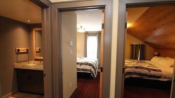 2 bedrooms, in-room safe, iron/ironing board, free WiFi