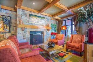 Interior - Slopeside suite with Fireplace and Views (Whistler)
