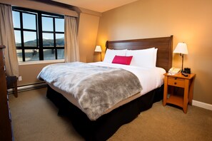 1 bedroom, in-room safe, iron/ironing board, free WiFi - Slopeside suite with Fireplace and Views (Whistler)