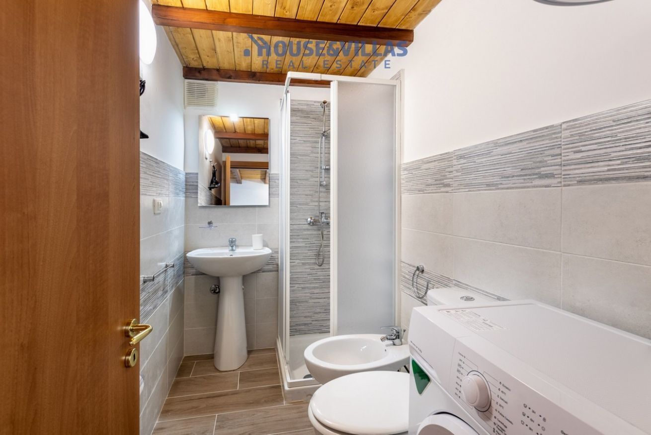 Douche, sèche-cheveux, bidet