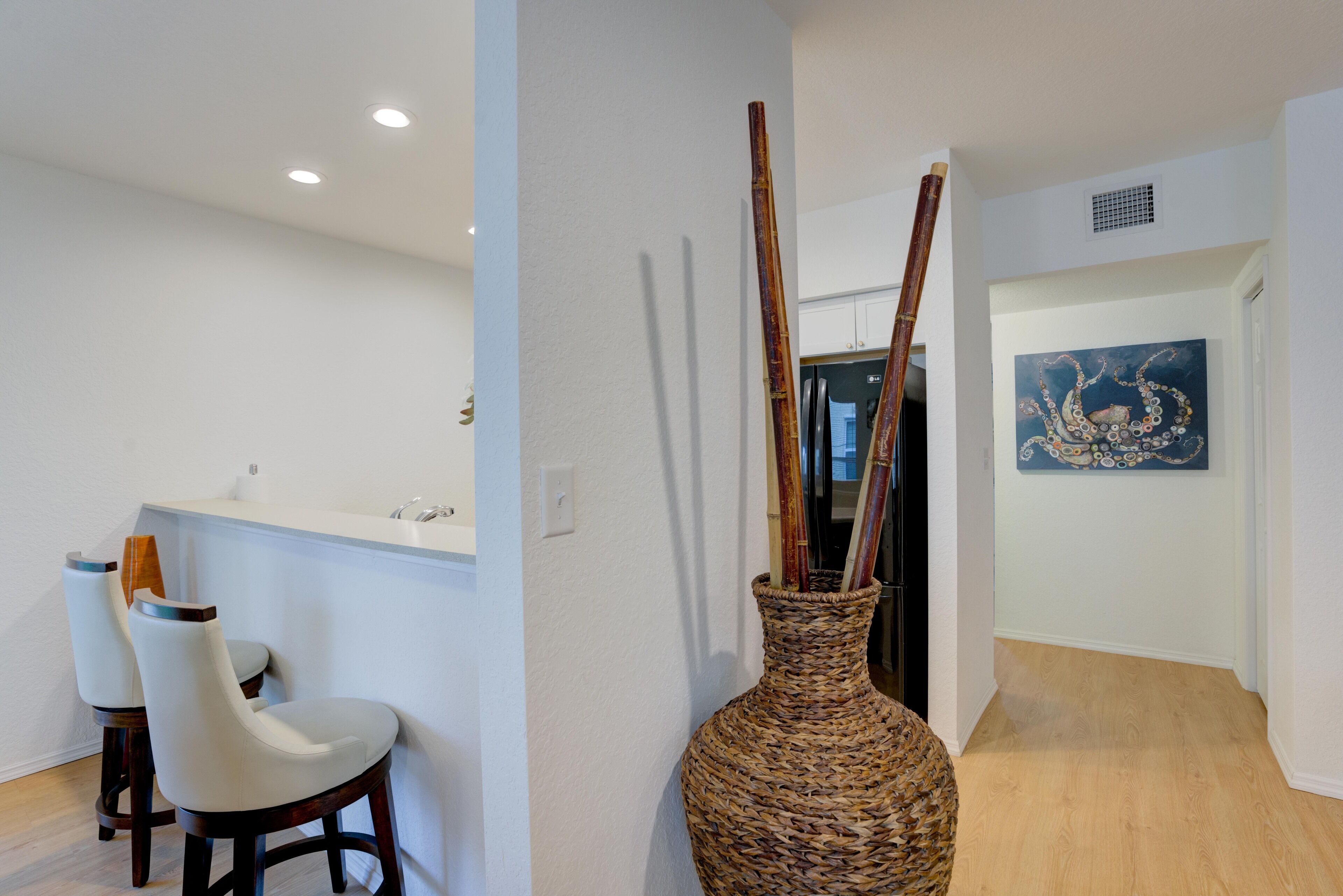 المنشأة من الداخل