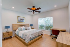 4 عدّة غرف نوم ومكتب ومكواة/لوح كي وواي فاي