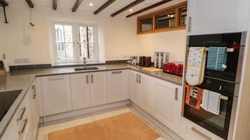 Cottage | Interior