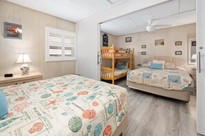 3 habitaciones y tabla de planchar con plancha 