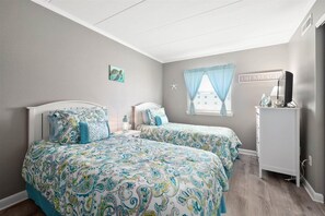 2 bedrooms, iron/ironing board
