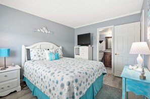 2 bedrooms, iron/ironing board - Darling, airy and bright!  2 br/ 2 bath oblock North OC (Ocean City)