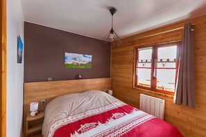 1 bedroom, desk, iron/ironing board, free WiFi - Near La Clusaz, 3* residential apartment, large balcony, exceptional view (Saint-Jean-de-Sixt)