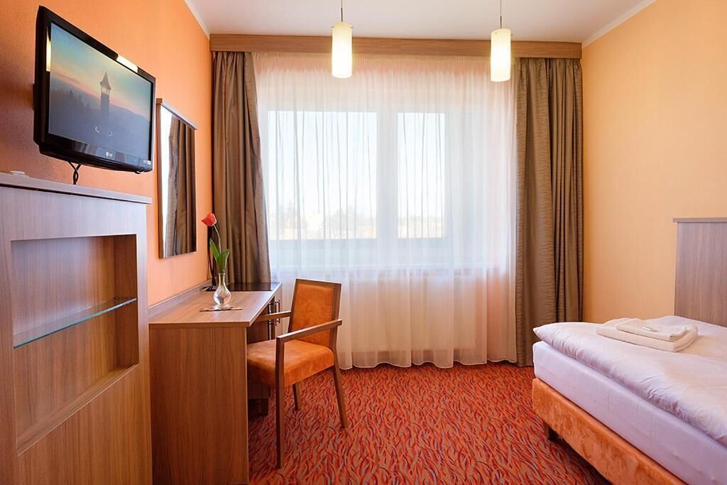 In-room safe, desk, blackout drapes, free WiFi