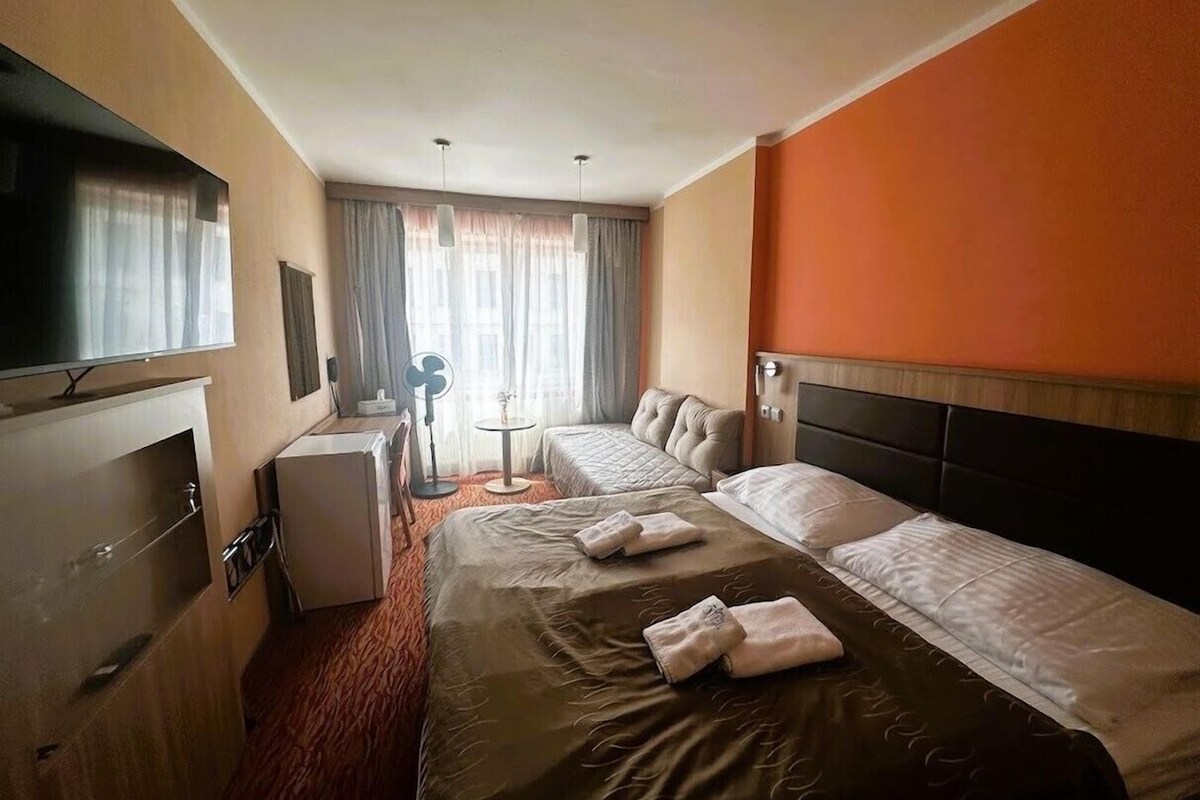 In-room safe, desk, blackout drapes, WiFi (free)